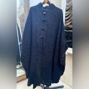 Vintage wool cape! Long & black